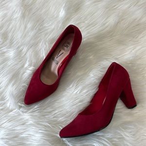Red low pumps with velvet fabric